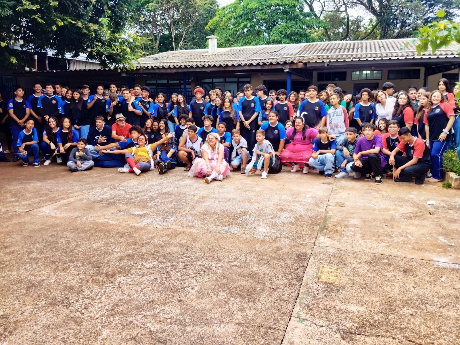 Ação solidária leva chocolate e esperança a jovens da PROMEC em Sarandi